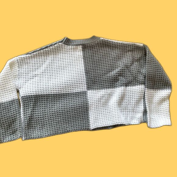 Jessica Simpson Taupe Sage Green Color block Crop Long Sleeve Sweater Size XS - Picture 2 of 6